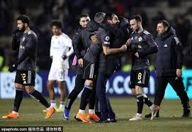 十三水摆牌逻辑：什么时候该放弃“头道”以保住“中底”两道的胜果？（十三水摆牌策略：何时舍弃头道，稳住中、底两道？）